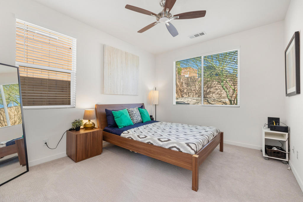 13996 Avenida La Vista