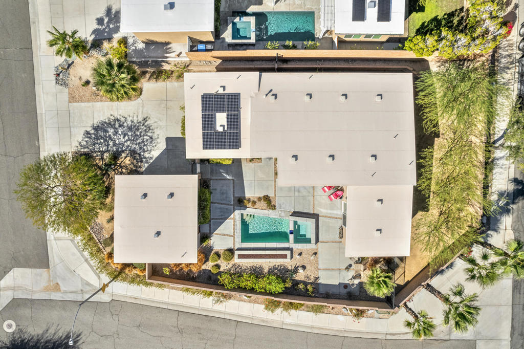 13996 Avenida La Vista