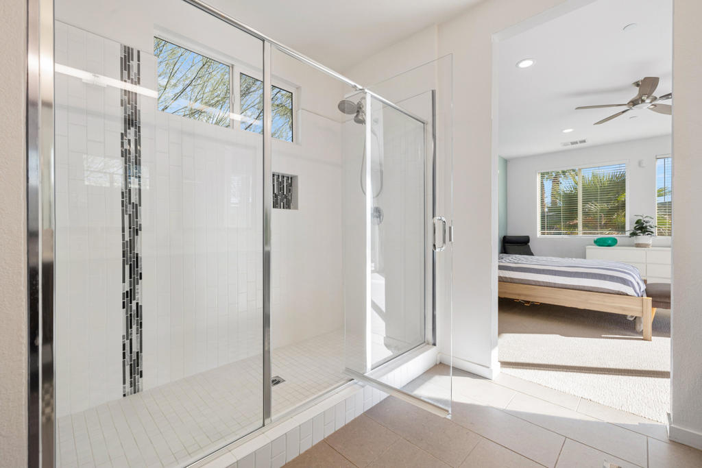 13996 Avenida La Vista