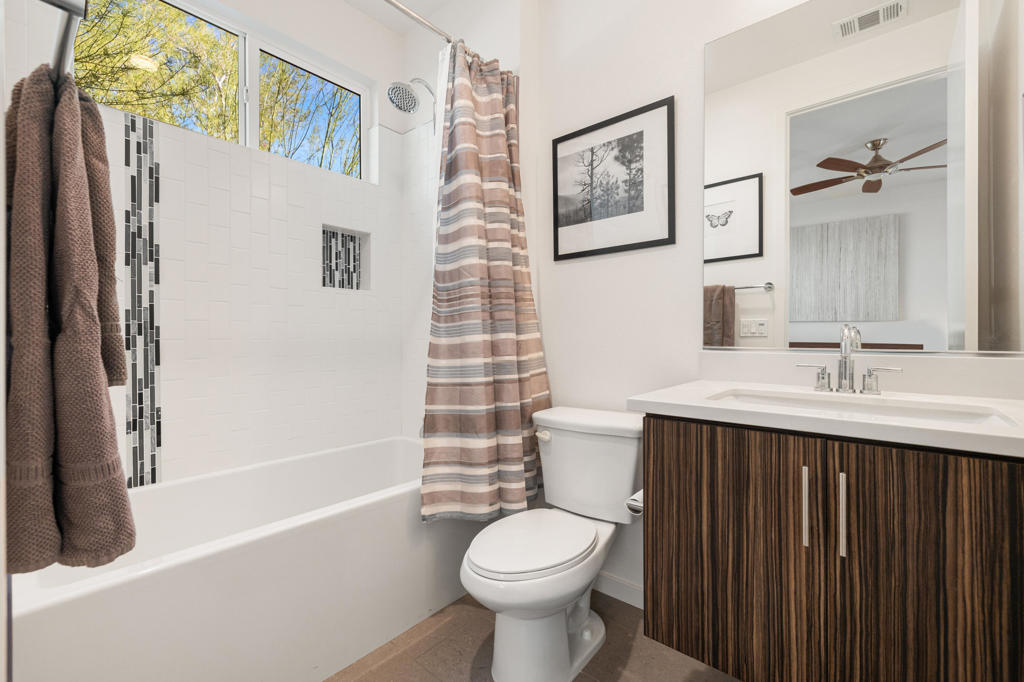 13996 Avenida La Vista