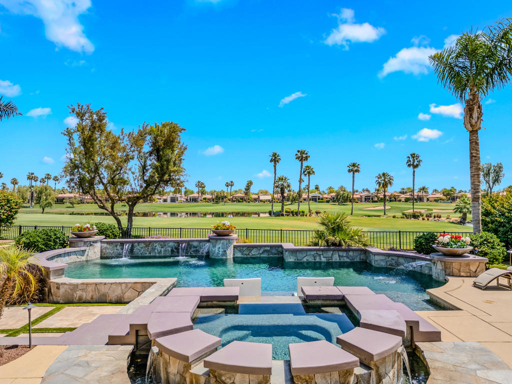 49568 Via Conquistador