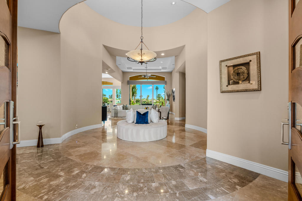 49568 Via Conquistador