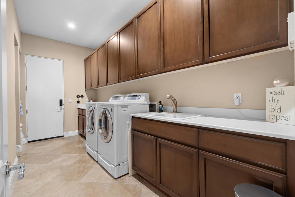 49568 Via Conquistador