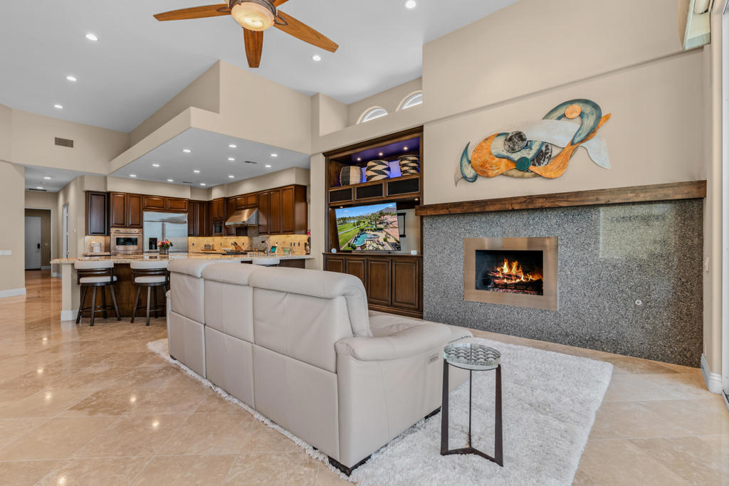 49568 Via Conquistador