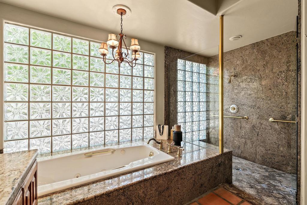 77175 Avenida Arteaga