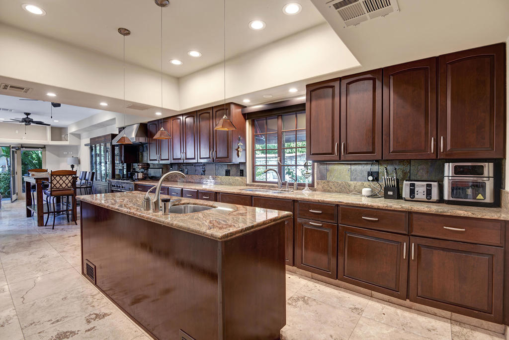 72128 Palm Crest Drive