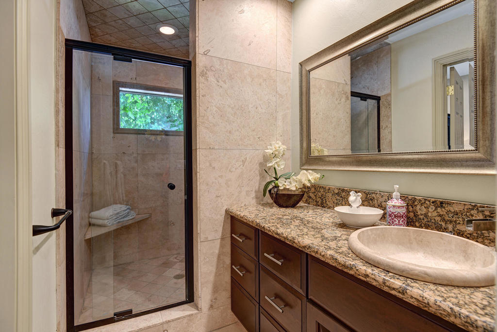 72128 Palm Crest Drive