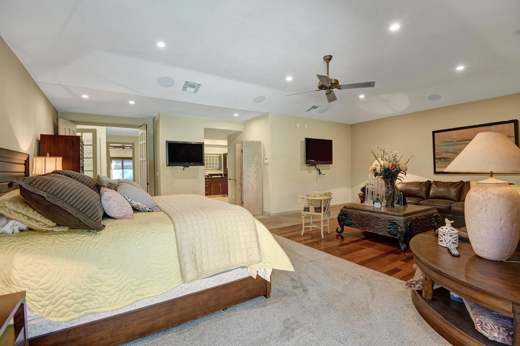 72128 Palm Crest Drive