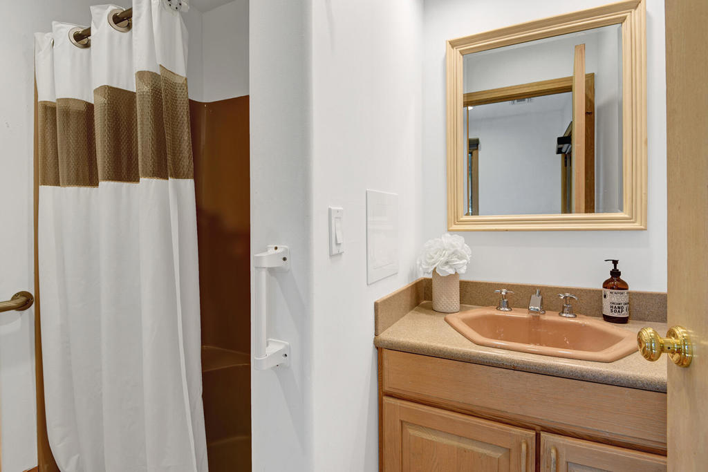 72128 Palm Crest Drive