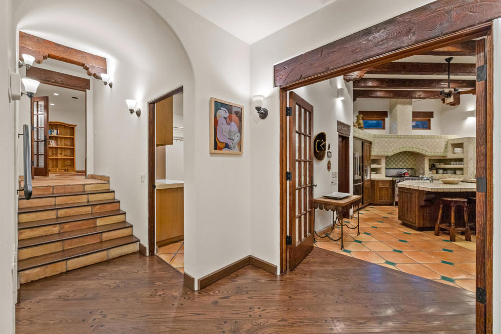 53055 Avenida Juarez