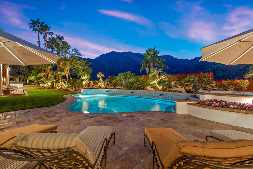 53055 Avenida Juarez