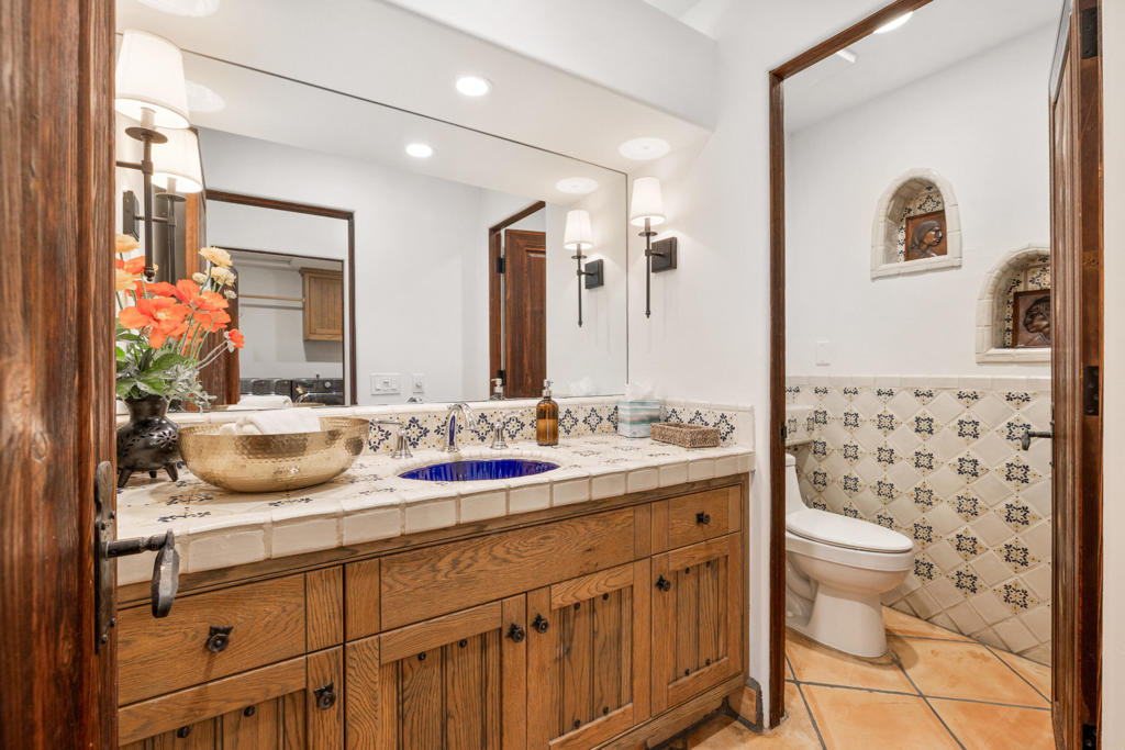 53055 Avenida Juarez