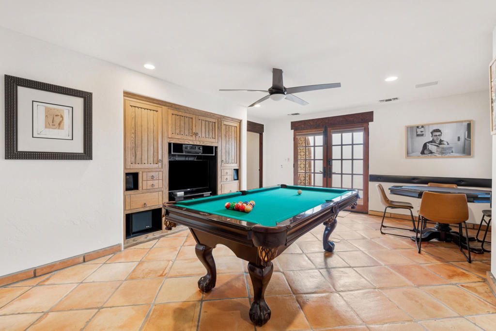 53055 Avenida Juarez