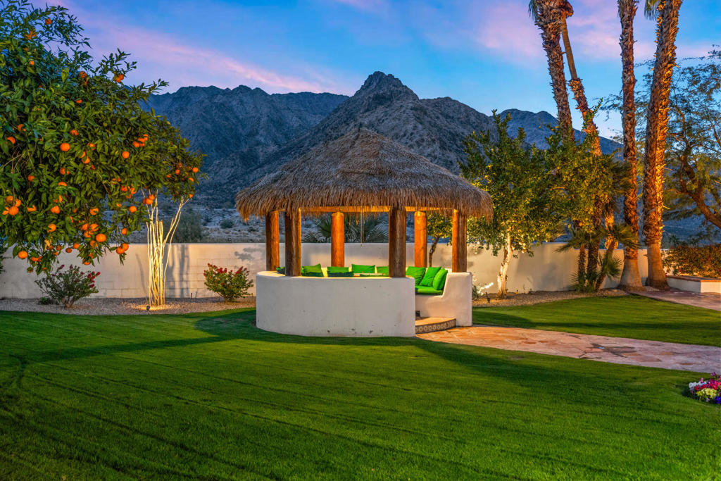 53055 Avenida Juarez