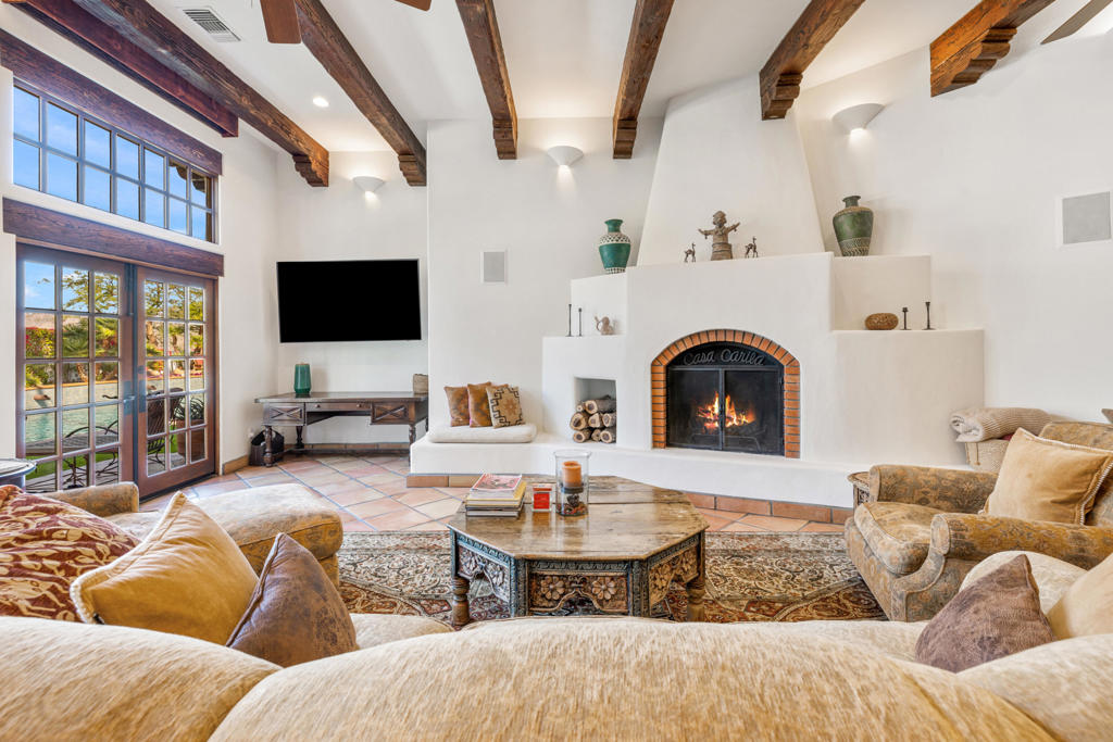 53055 Avenida Juarez