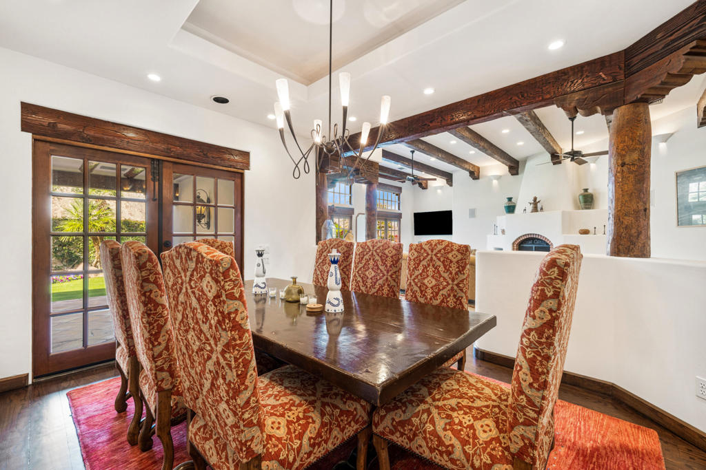 53055 Avenida Juarez