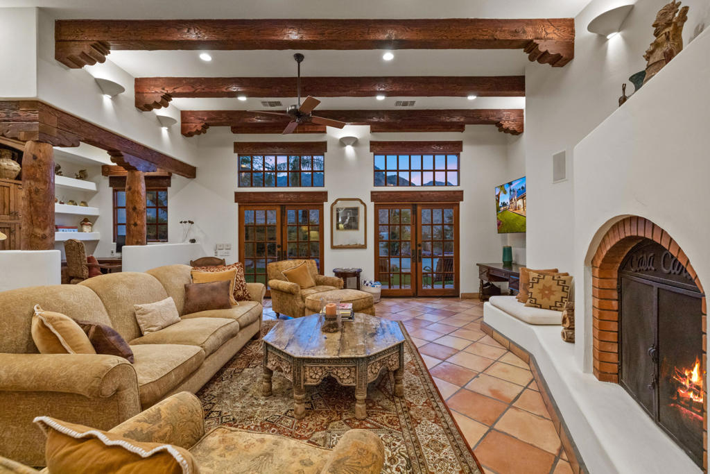 53055 Avenida Juarez