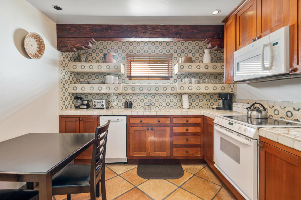 53055 Avenida Juarez