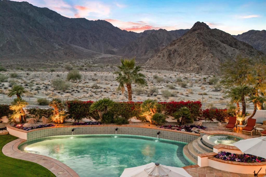 53055 Avenida Juarez