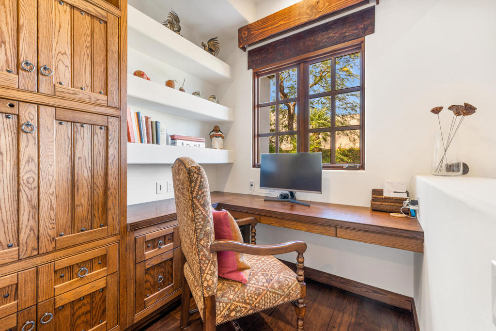 53055 Avenida Juarez