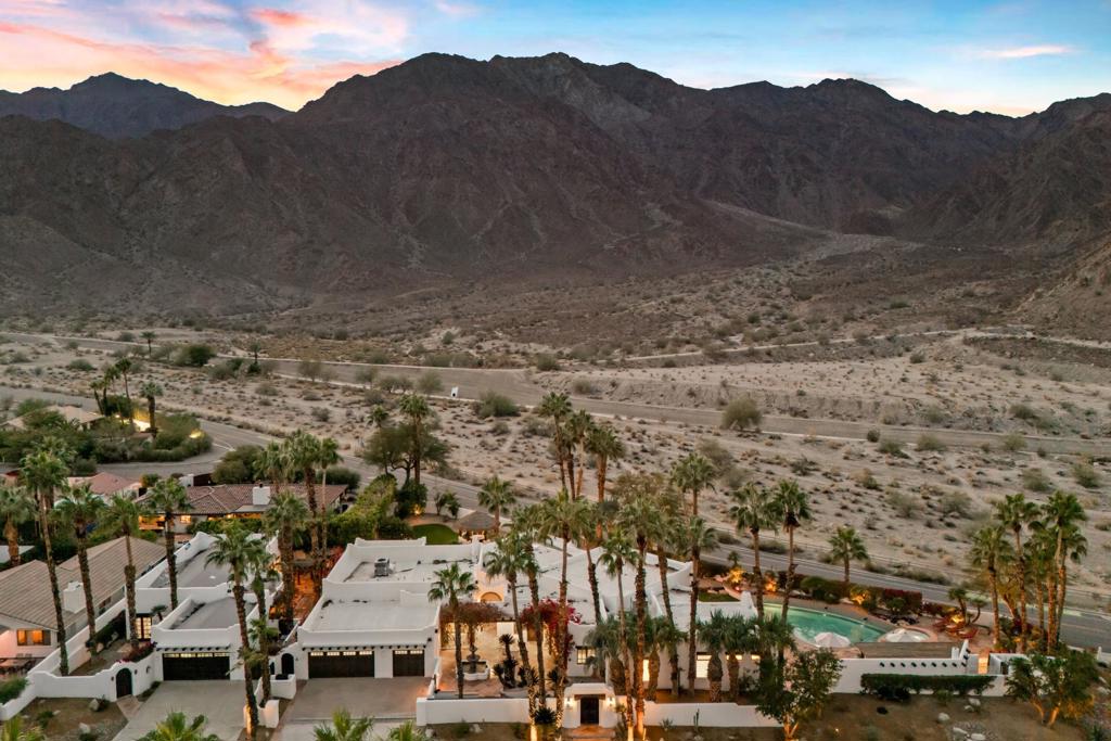 53055 Avenida Juarez