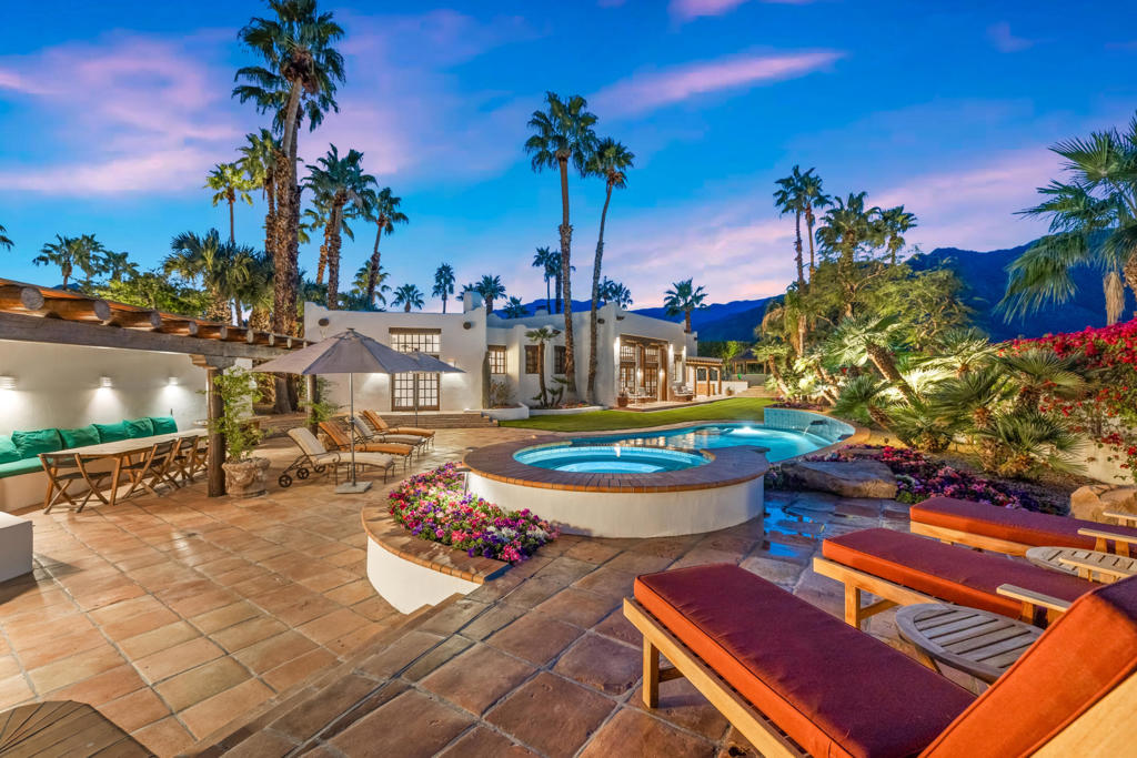 53055 Avenida Juarez