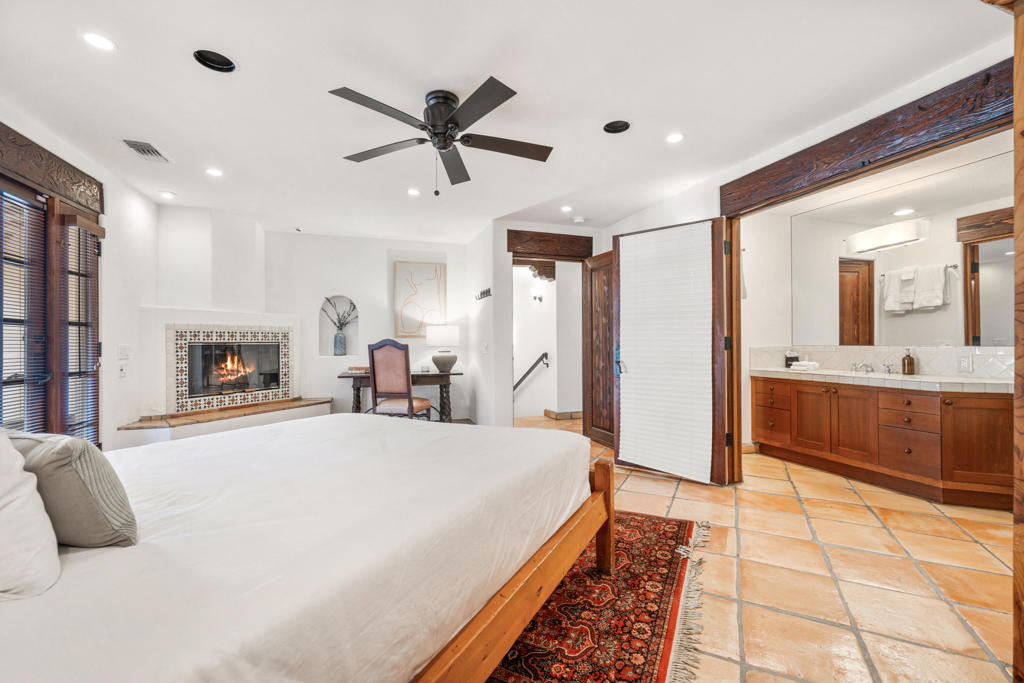 53055 Avenida Juarez