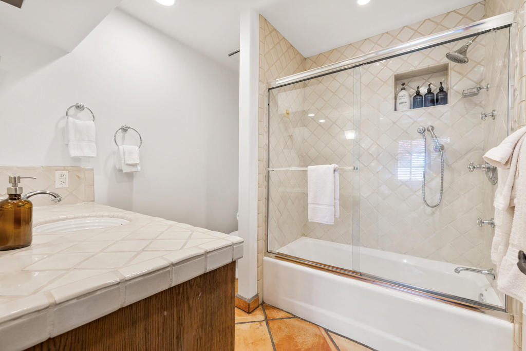 53055 Avenida Juarez