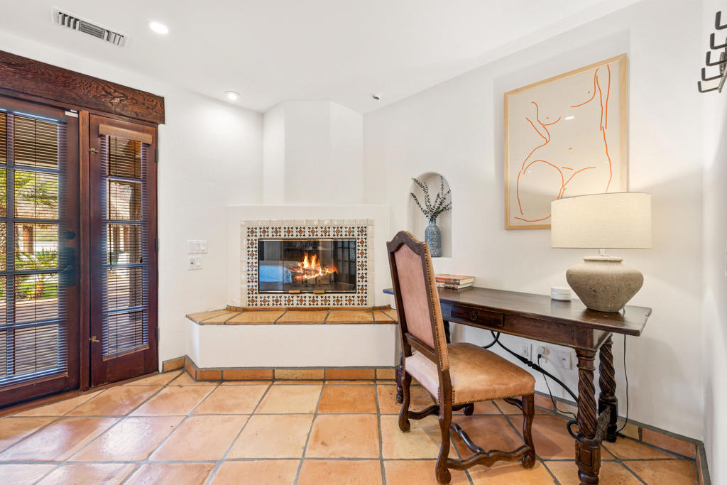 53055 Avenida Juarez