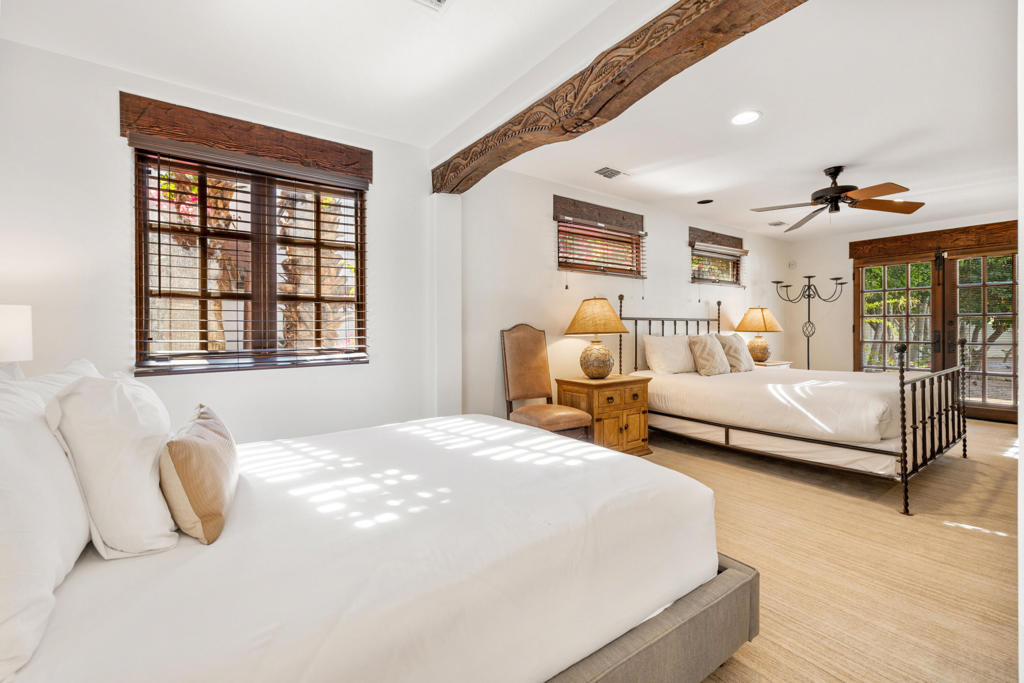 53055 Avenida Juarez