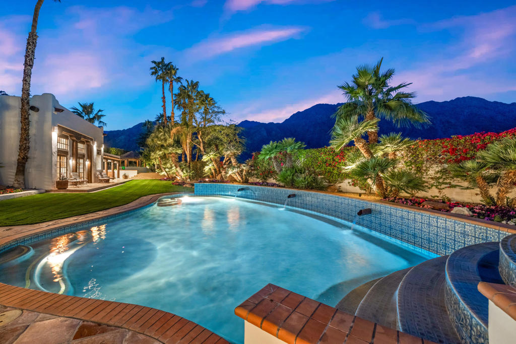 53055 Avenida Juarez