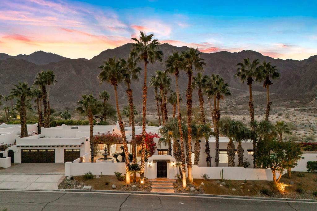 53055 Avenida Juarez