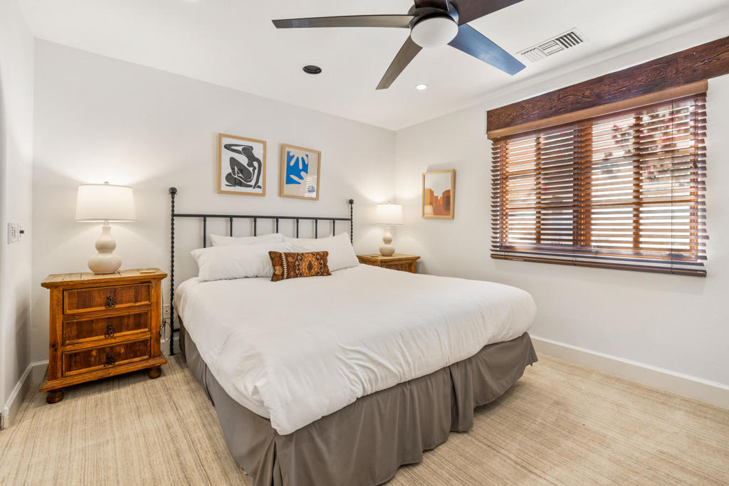 53055 Avenida Juarez