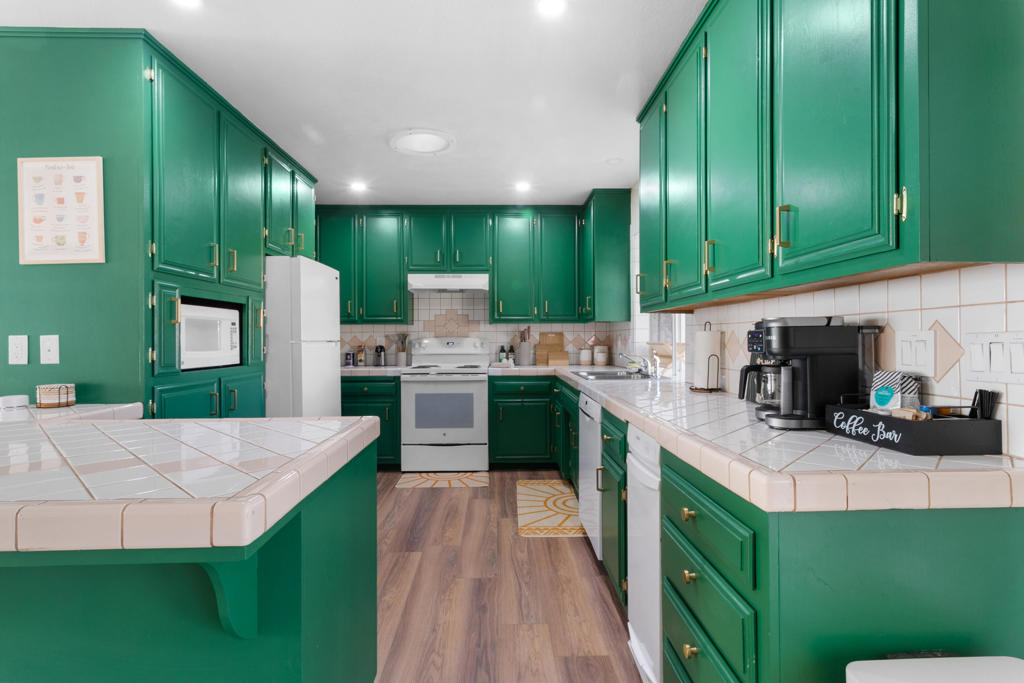 7607 Lucerne Vista Avenue