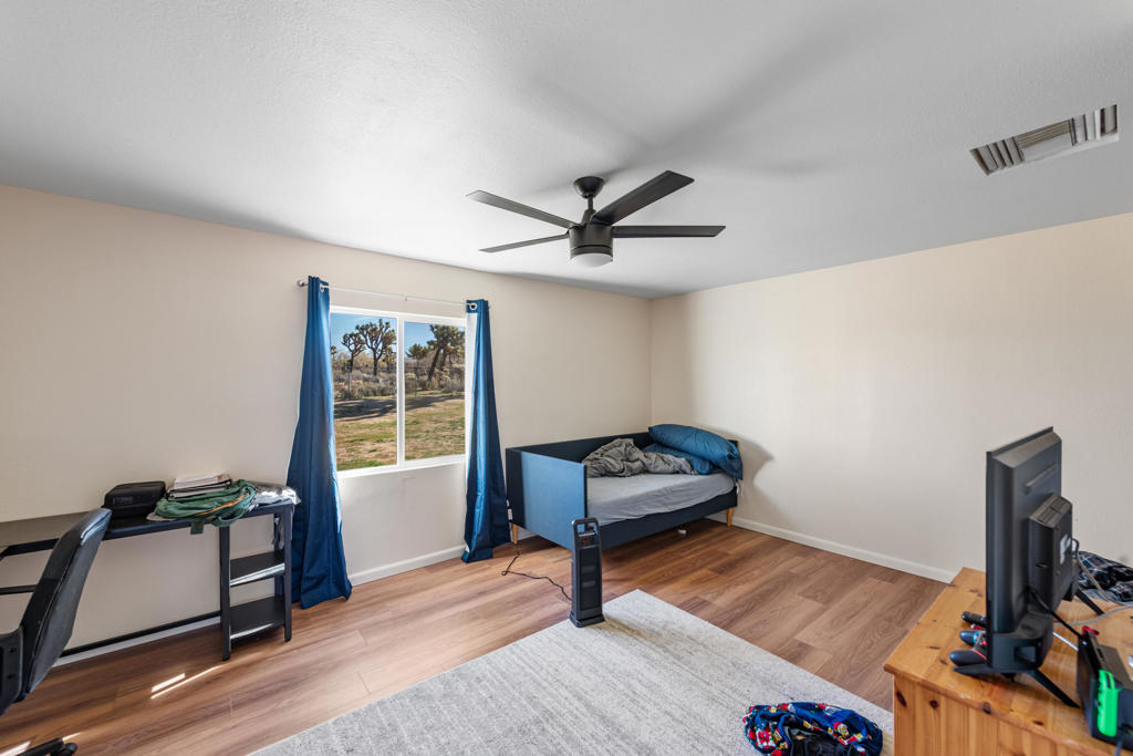 7607 Lucerne Vista Avenue