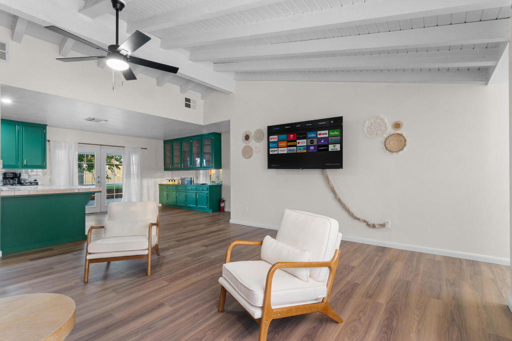 7607 Lucerne Vista Avenue