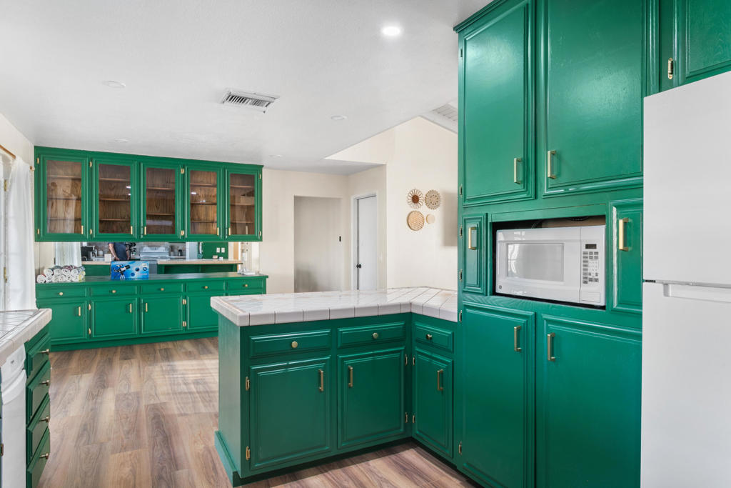 7607 Lucerne Vista Avenue