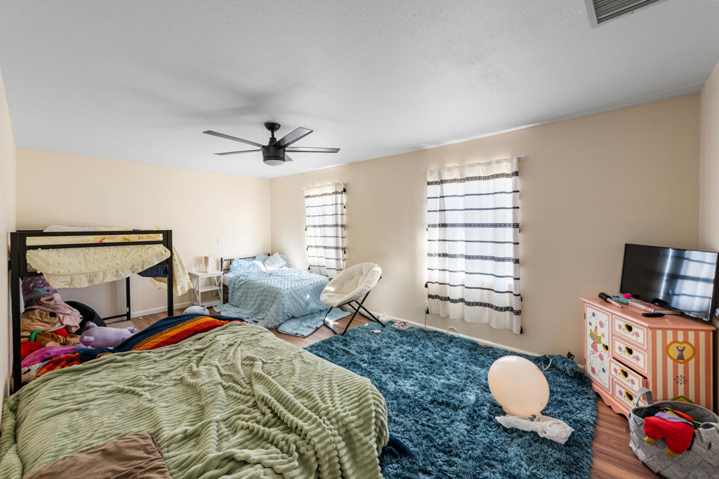 7607 Lucerne Vista Avenue