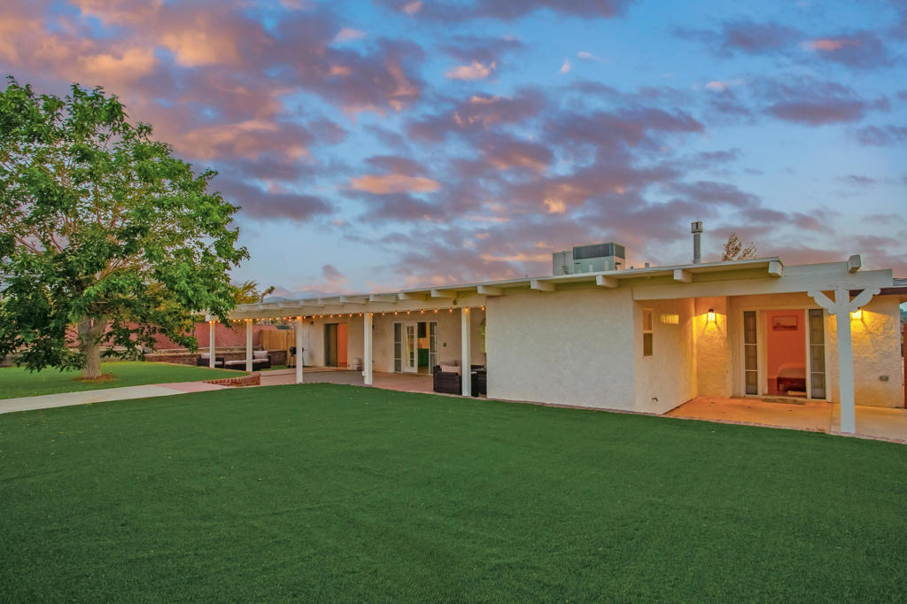 7607 Lucerne Vista Avenue