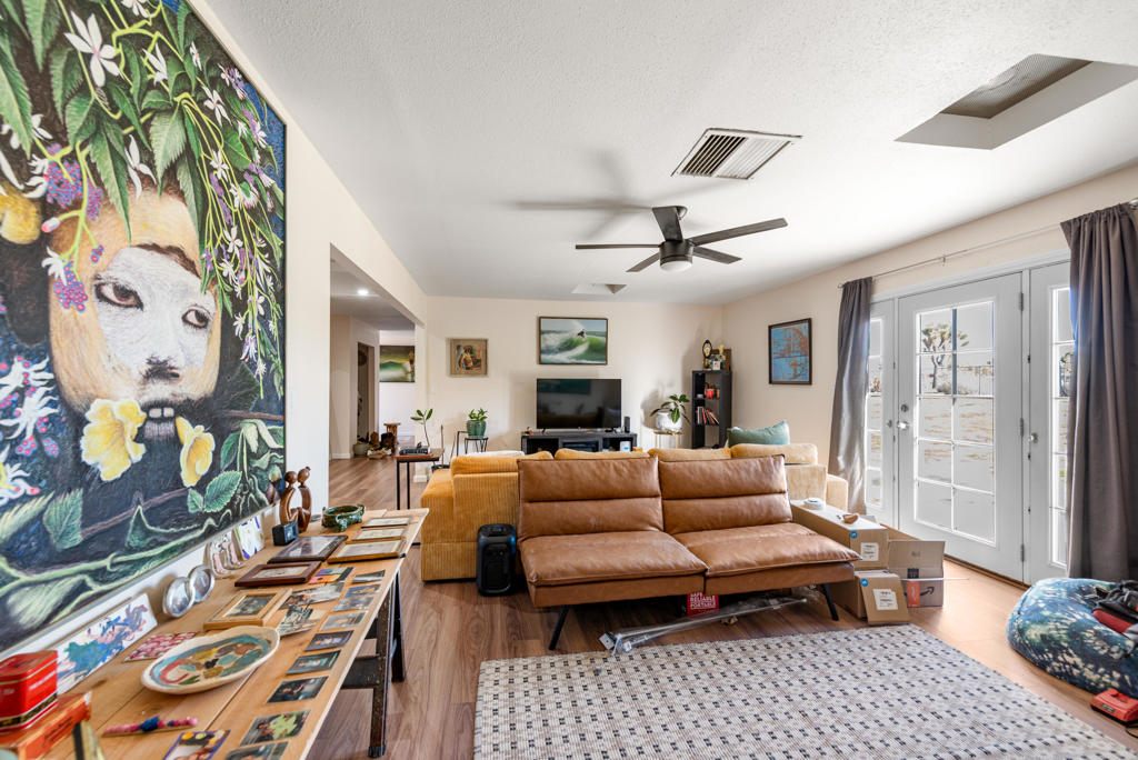 7607 Lucerne Vista Avenue