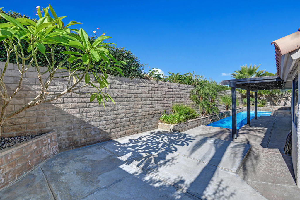 44053 Silver Creek Circle