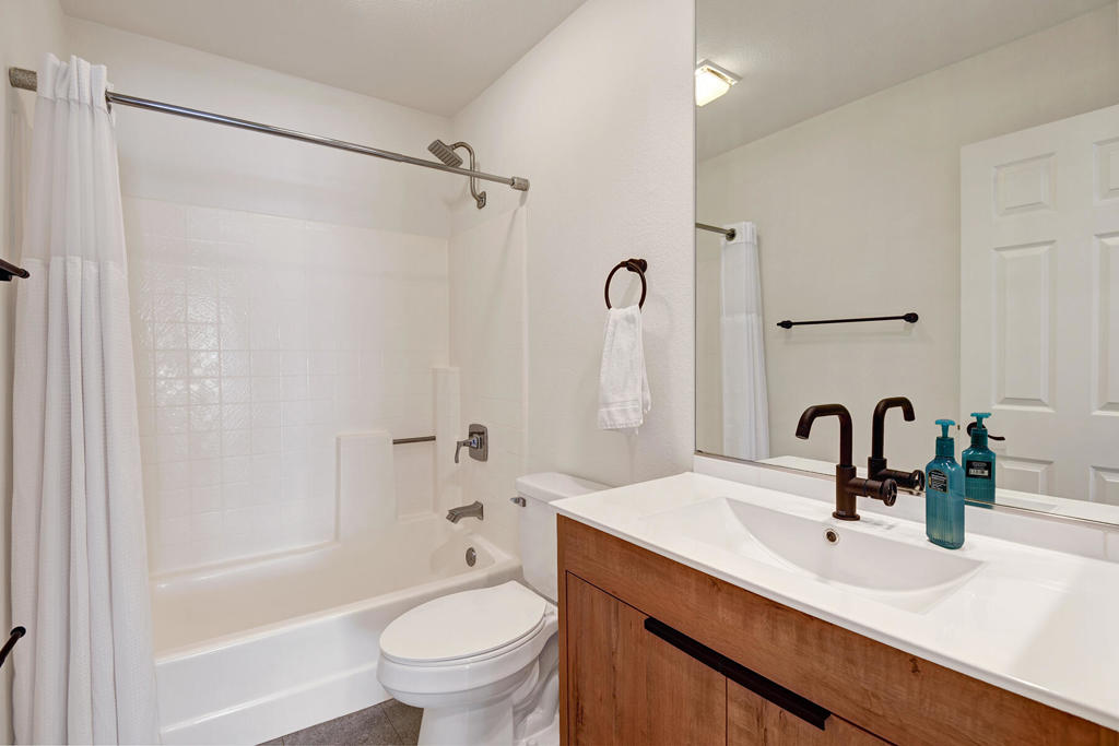 44053 Silver Creek Circle