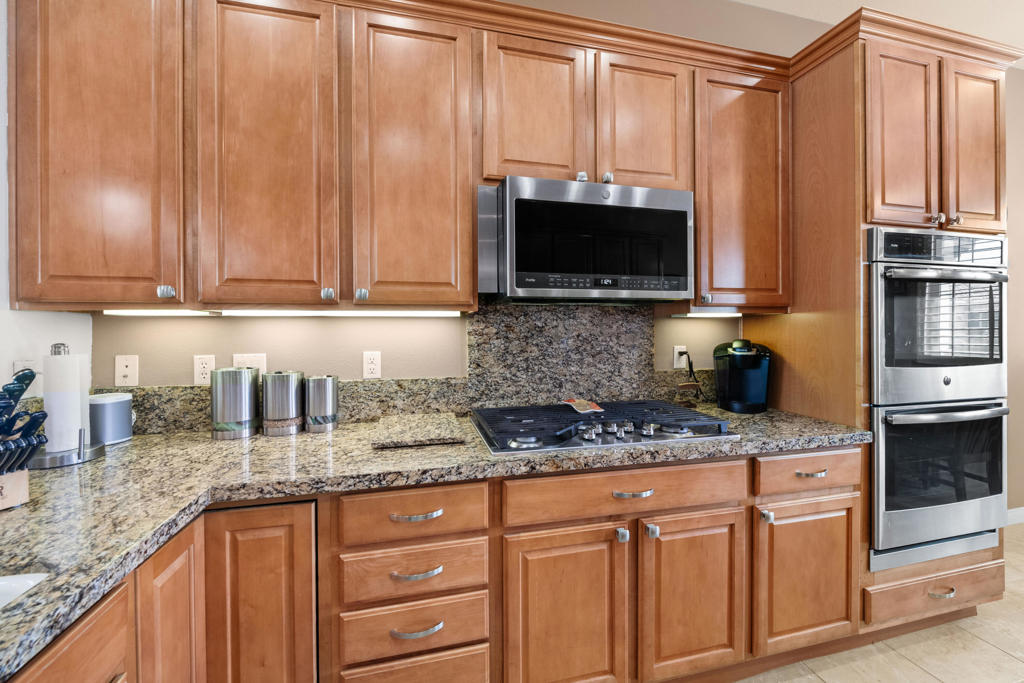 80096 Camino Santa Elise