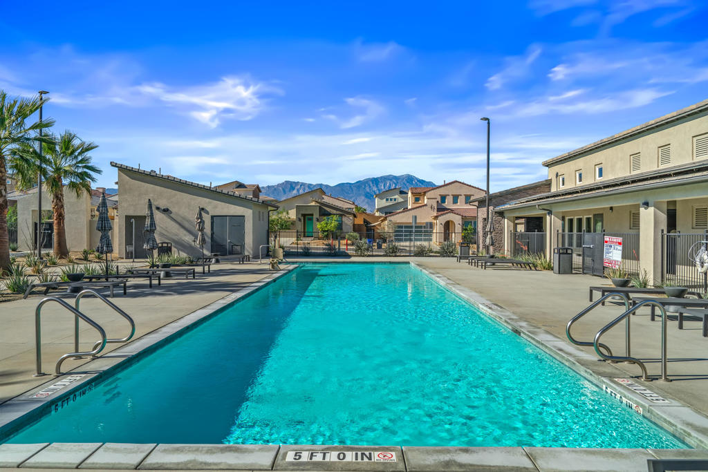 73340 Warhol Lane