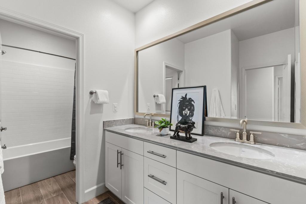 58080 Coral View Way