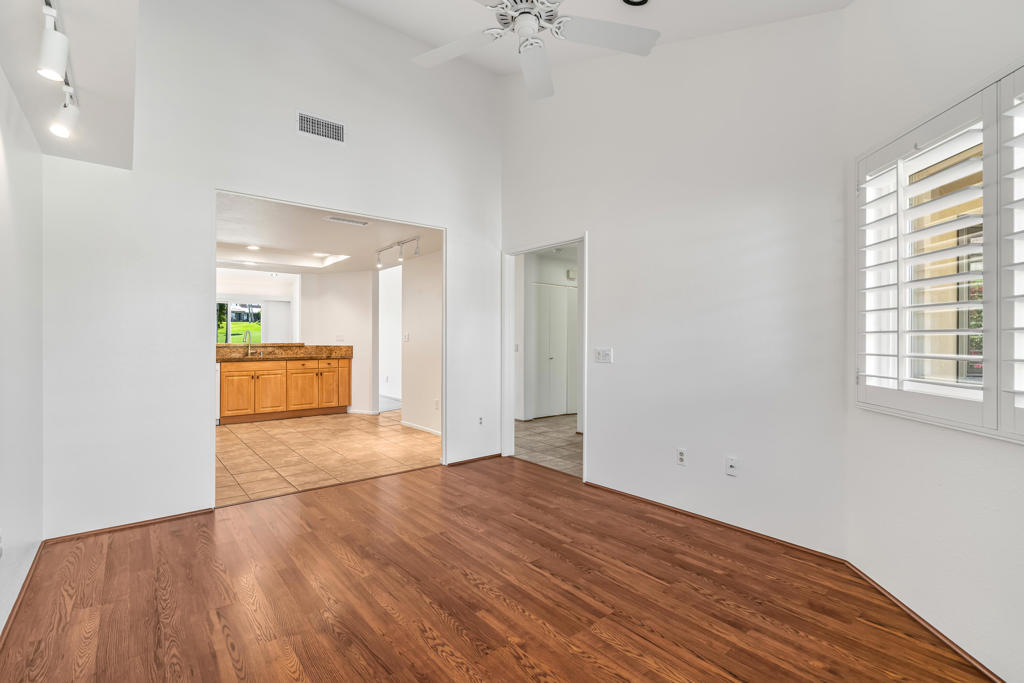 76279 Poppy Lane
