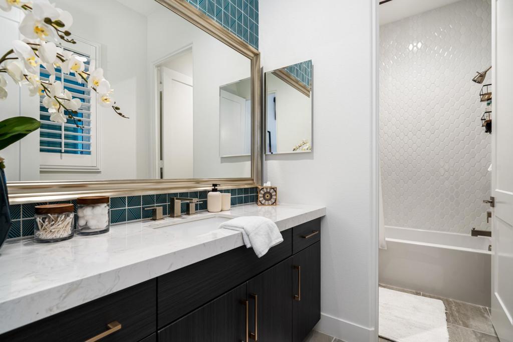 75194 Palisades Place