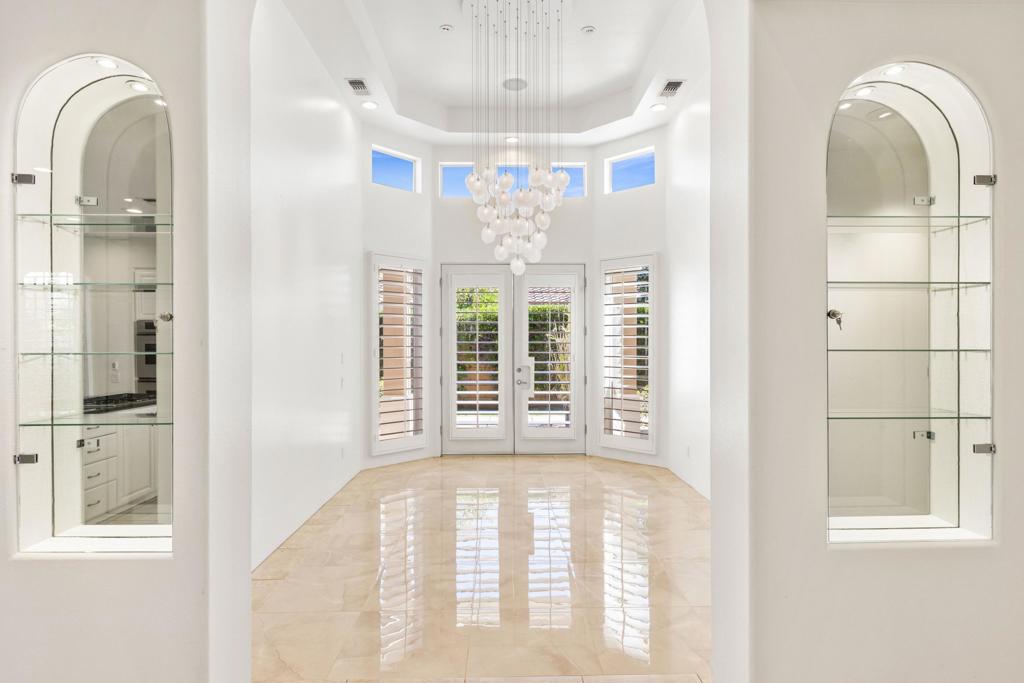 14 Collegiate Circle