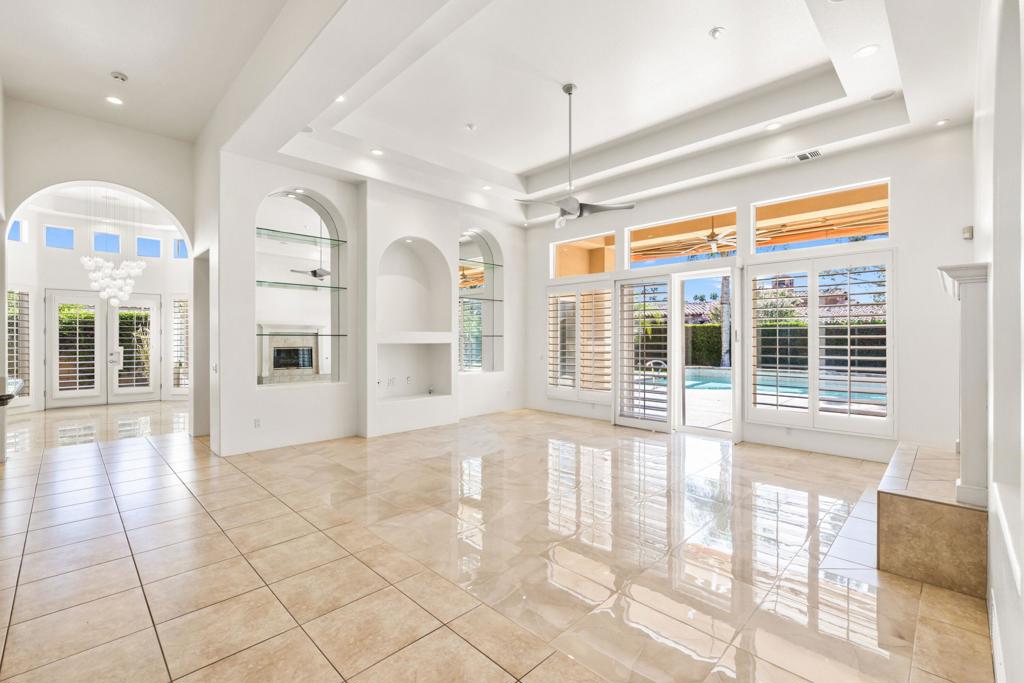 14 Collegiate Circle