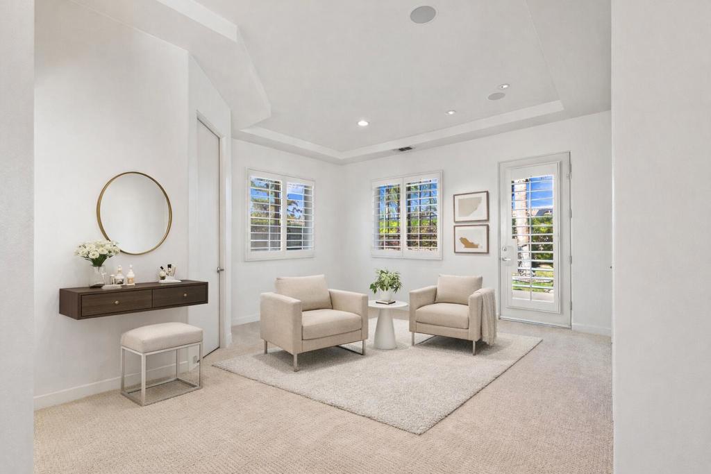 14 Collegiate Circle